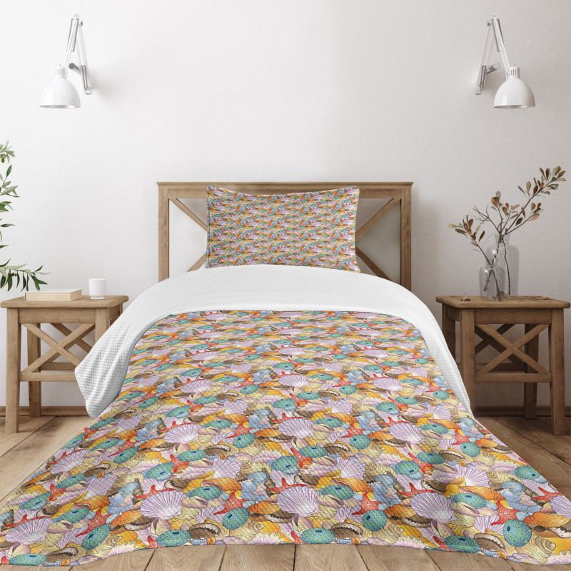 Pile of Seashells Bedspread Set