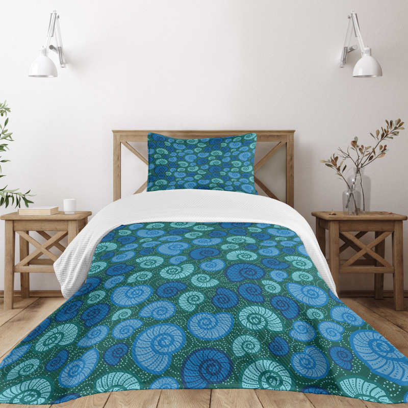 Periwinkle and Vortex Bedspread Set