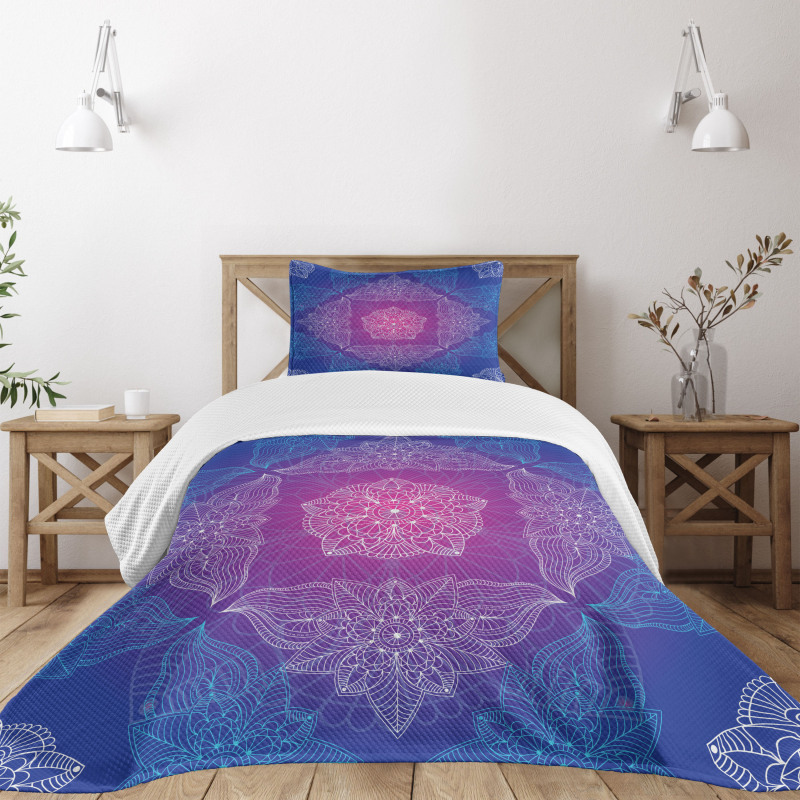 Groovy Motif Bedspread Set