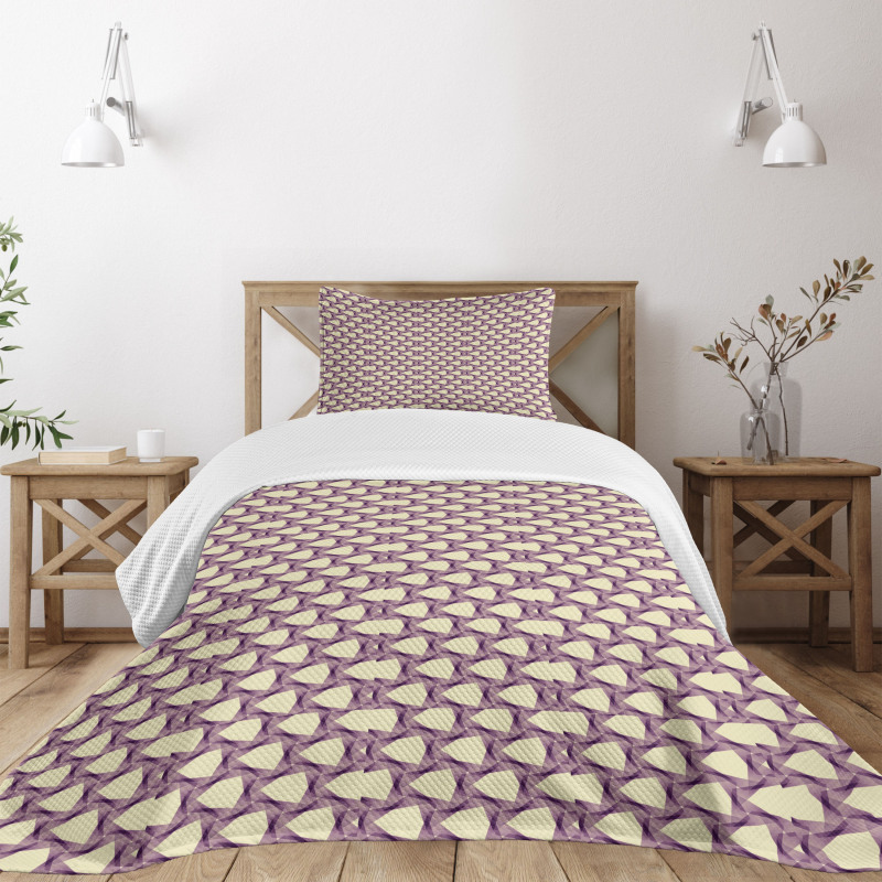 Graphic Tile Triangle Bedspread Set