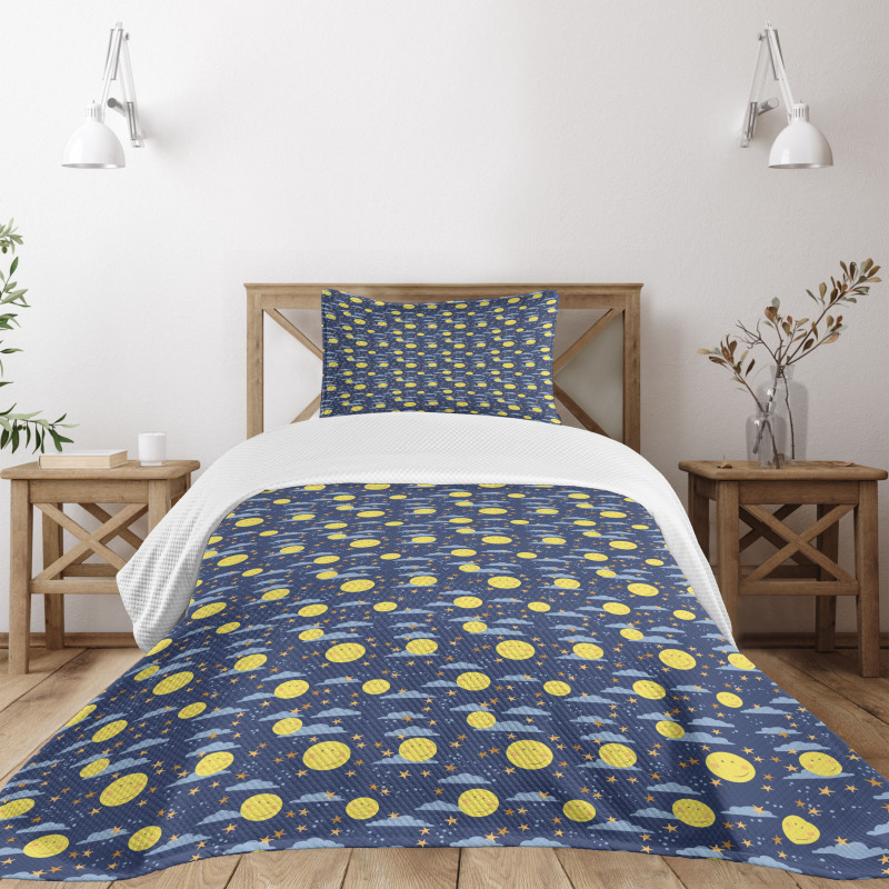 Smiling Moons Sleep Time Bedspread Set