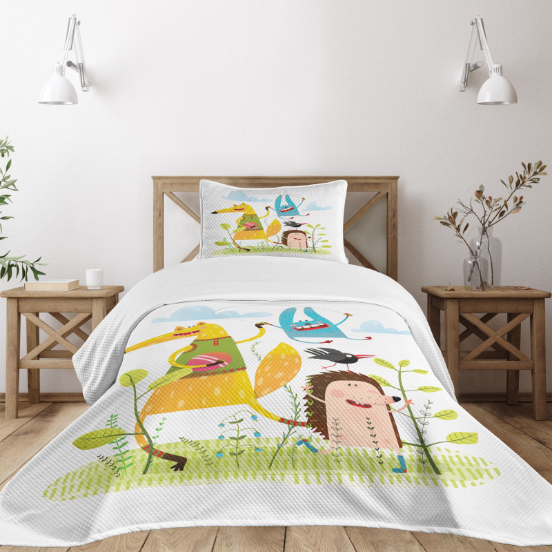 Playing Animals in Garden Bedspread Set