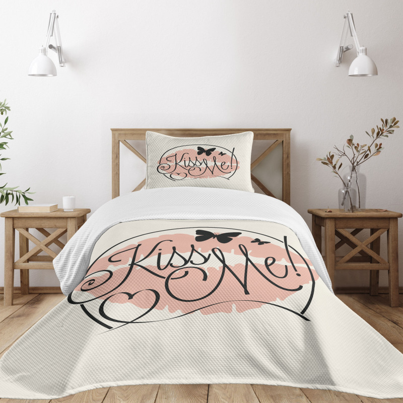 Hand Lettering Love Words Bedspread Set