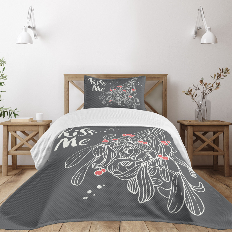 Mistletoe Sketch Noel Bedspread Set