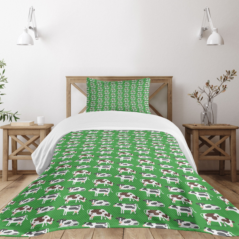 Graphic Sitting Cows Bedspread Set