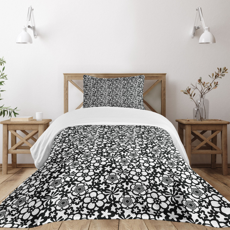 Monochrome Flower Petals Bedspread Set