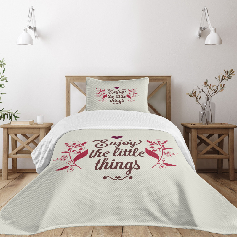 Retro Slogan and Flowers Bedspread Set