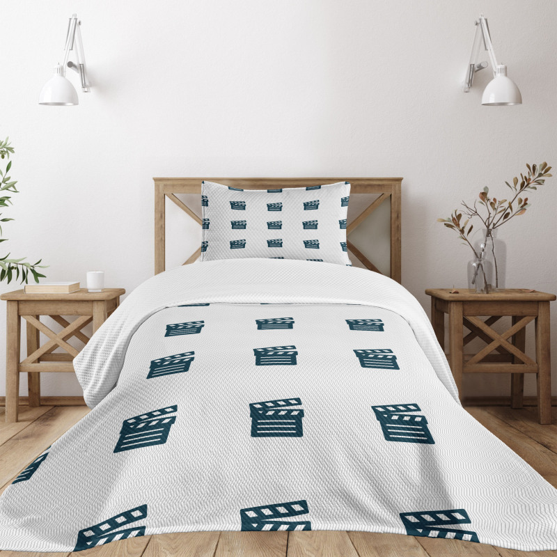 Minimalist Motifs Bedspread Set