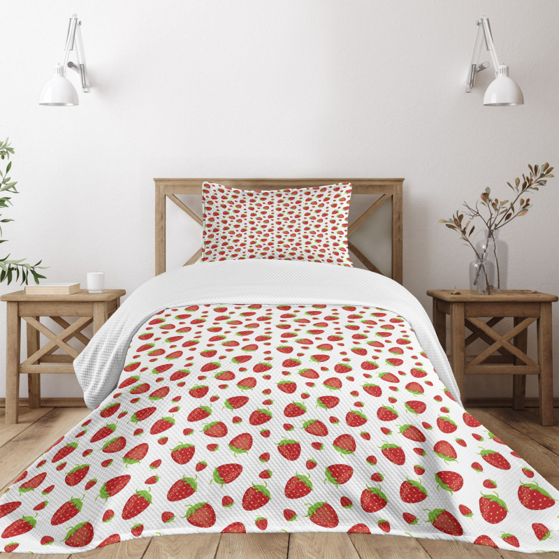 Tasty Strawberries Bedspread Set