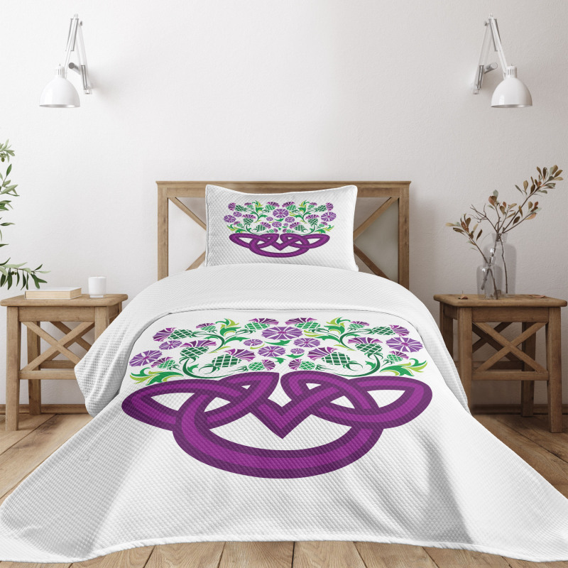 Celtic Knot Basket Form Bedspread Set