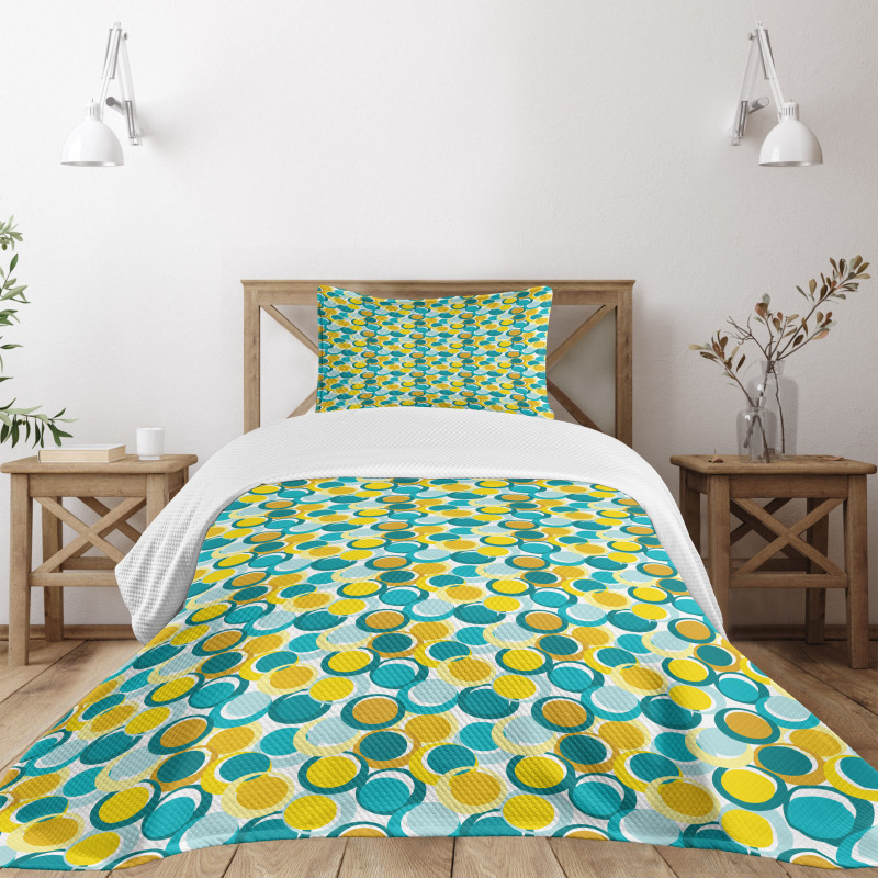 Nested Circle and Dot Bedspread Set