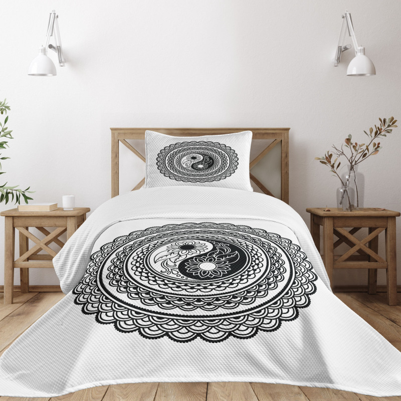 Yin Yang Bedspread Set