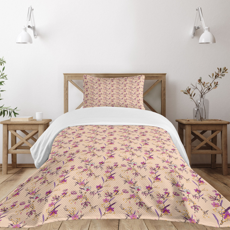 Delicate Exotic Flowers Bedspread Set