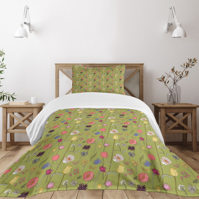 Messy Flowers on Green Bedspread Set