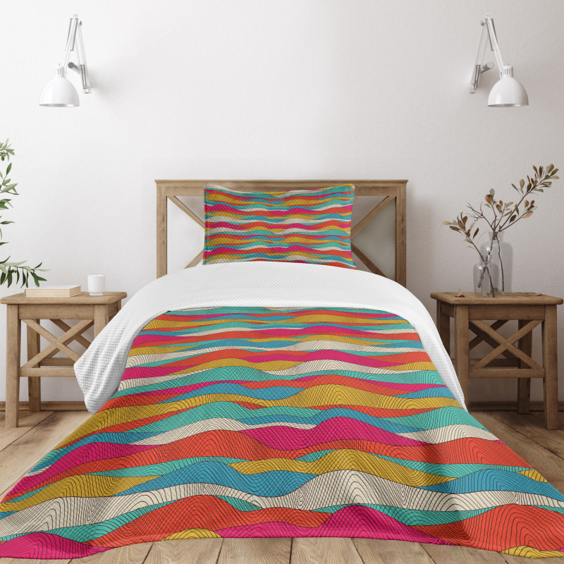Retro Colorful Wave Design Bedspread Set