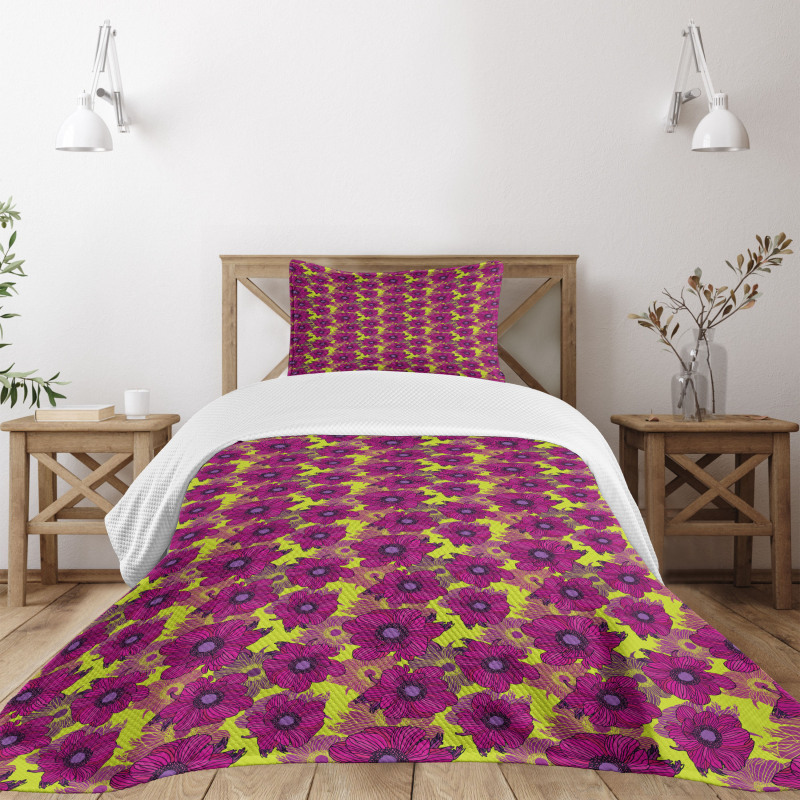 Contrast Pastel Petals Bedspread Set