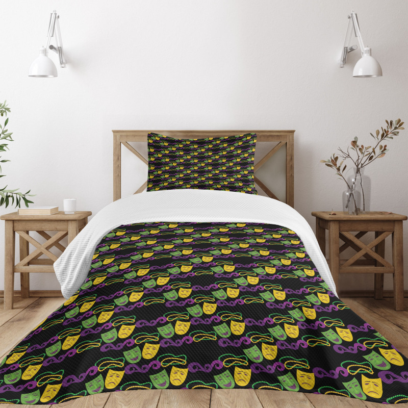 Masquerade Pattern Bedspread Set