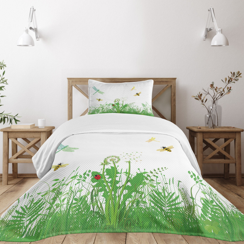 Flourishing Foliage Bees Bedspread Set