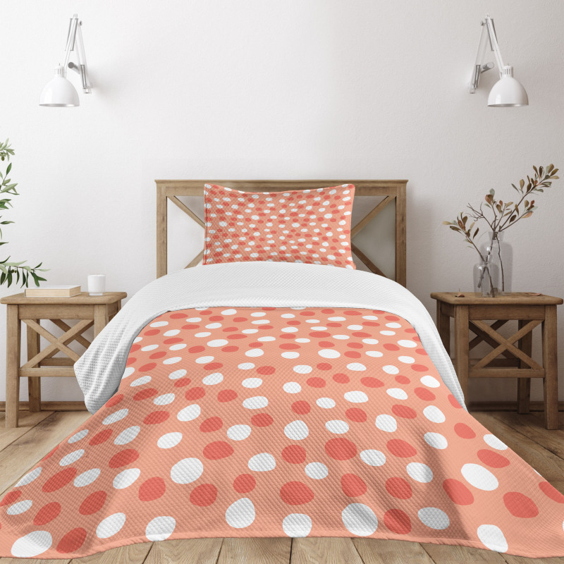 Repeating Circular Shapes Bedspread Set