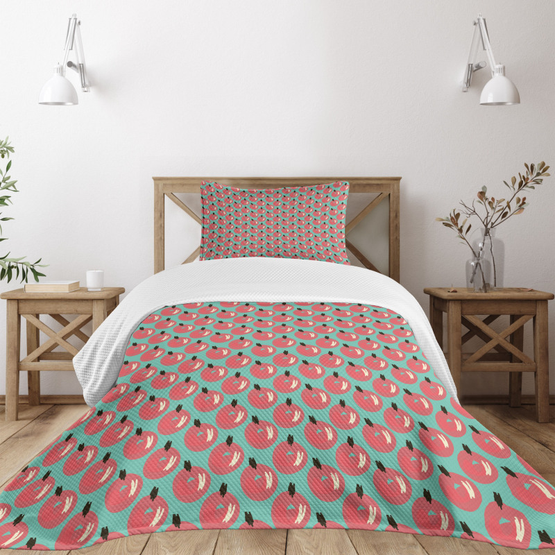 Scribbled Berries Bedspread Set