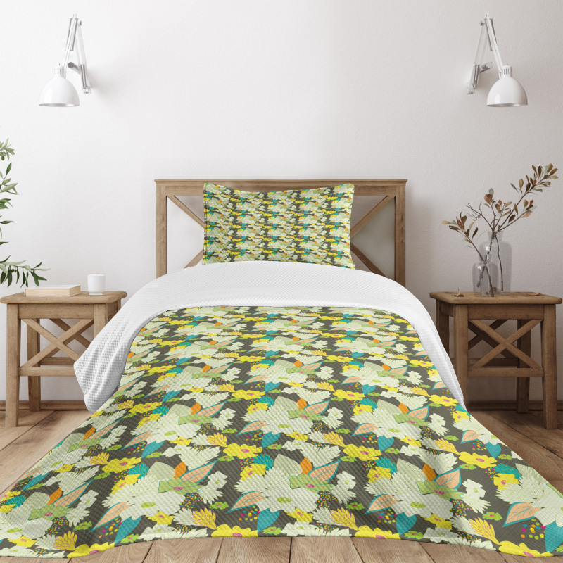 Lively Colored Summer Blooms Bedspread Set