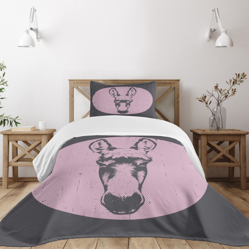 Grunge Look Animal Portrait Bedspread Set