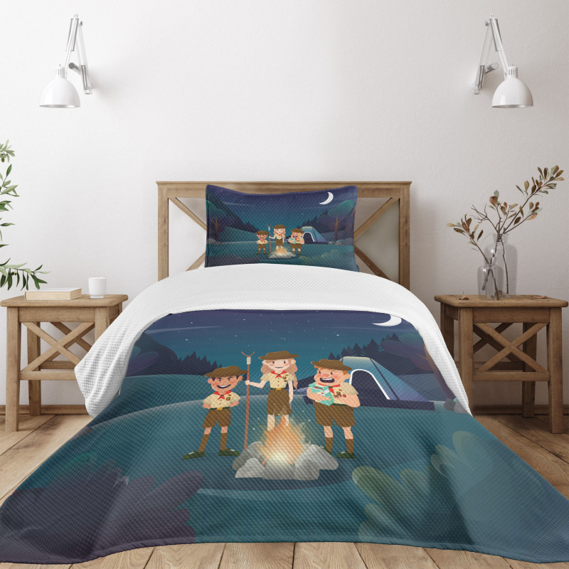 3 Scouts in the Forest Bedspread Set