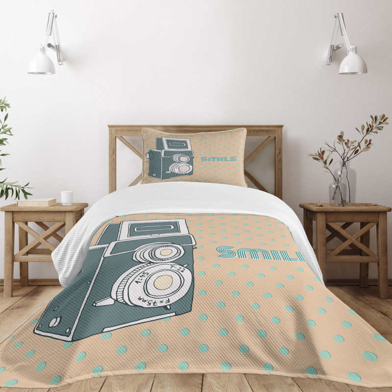 Nostalgic Smile Calligraphy Bedspread Set