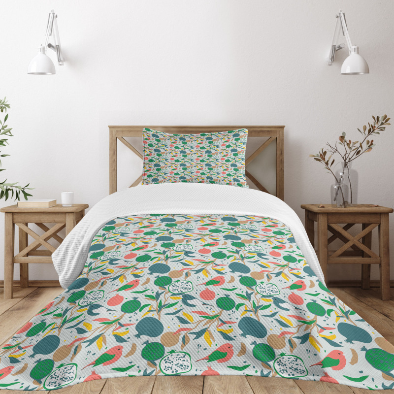 Blossoming Stalks and Birds Bedspread Set