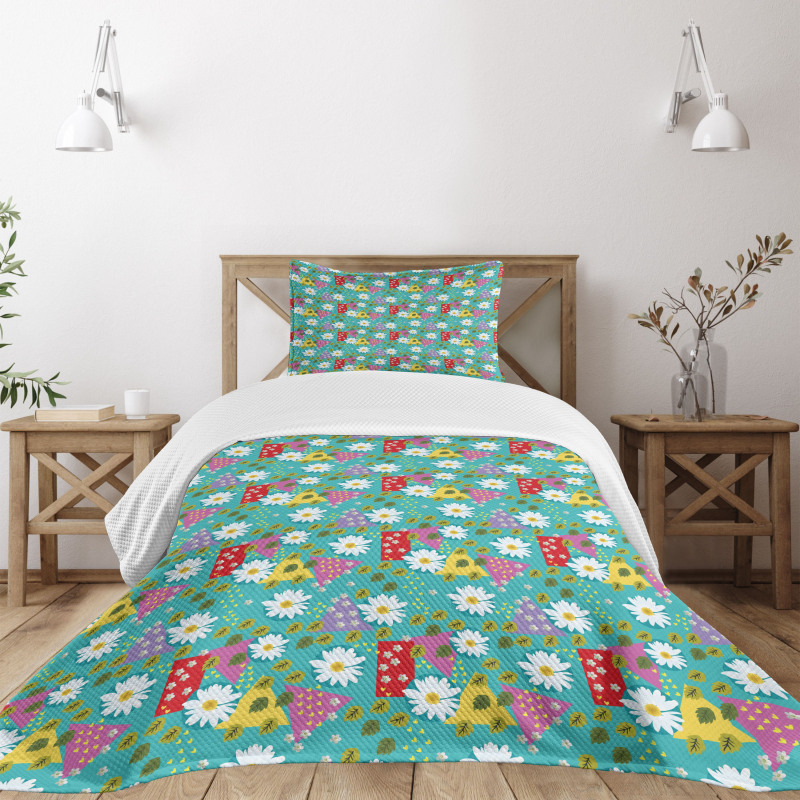 Circles Triangles Hearts Bedspread Set