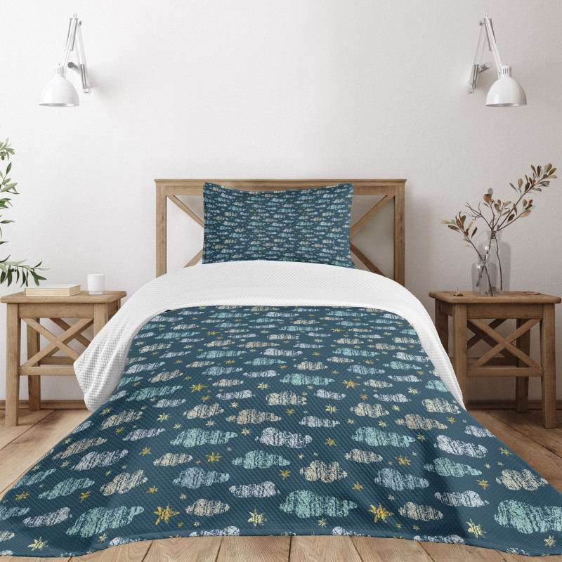 Grunge Clouds and Stars Bedspread Set