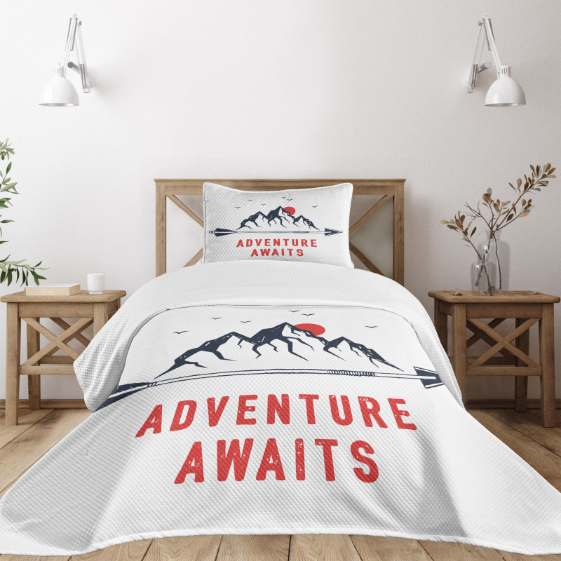 Mountains and Moon Bedspread Set