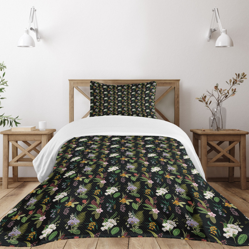 Exotic Composition Botanical Bedspread Set