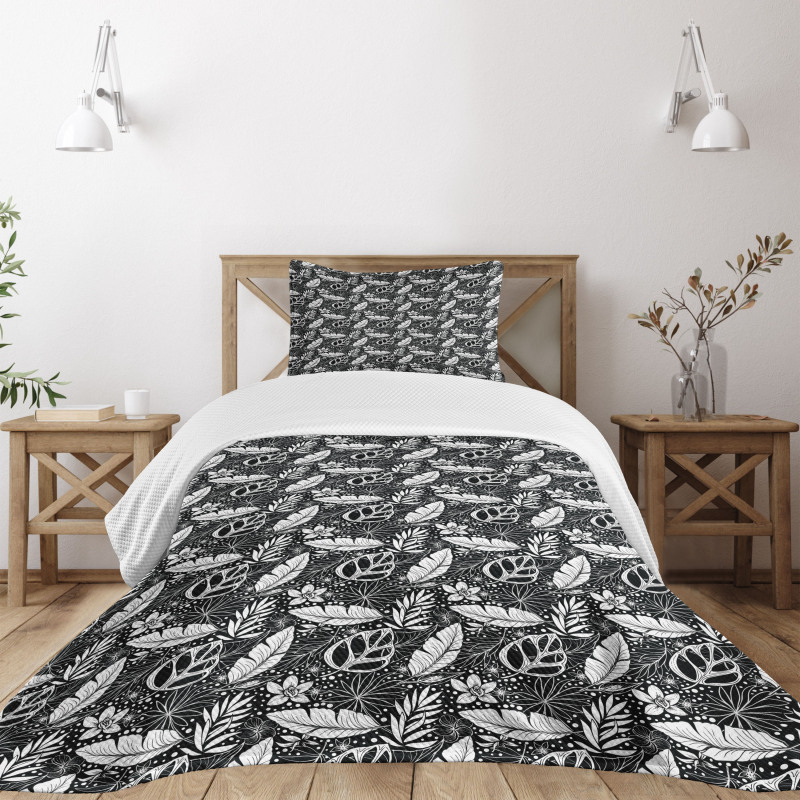 Monochrome Flowers and Dots Bedspread Set