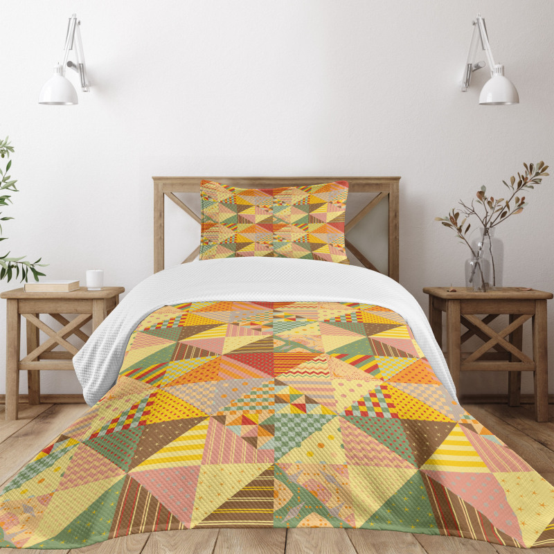 Colorful Triangle Patches Bedspread Set