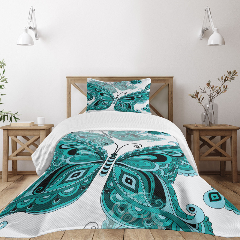 Ornamental Animal Pattern Bedspread Set