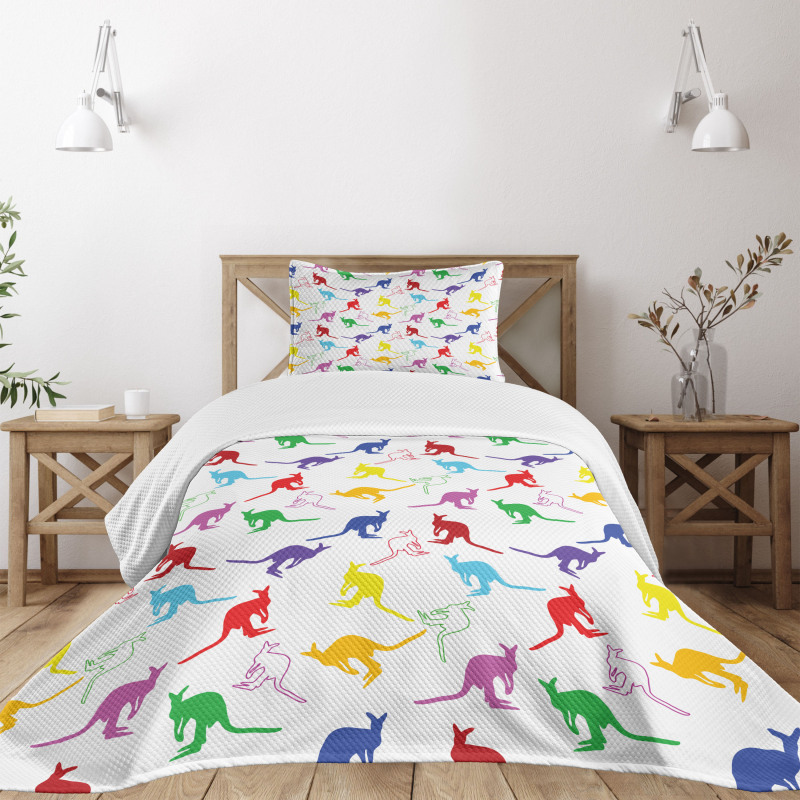 Vibrant Wildlife Concept Bedspread Set