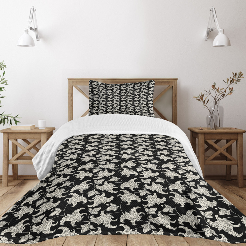 Vintage Style Blossom Design Bedspread Set