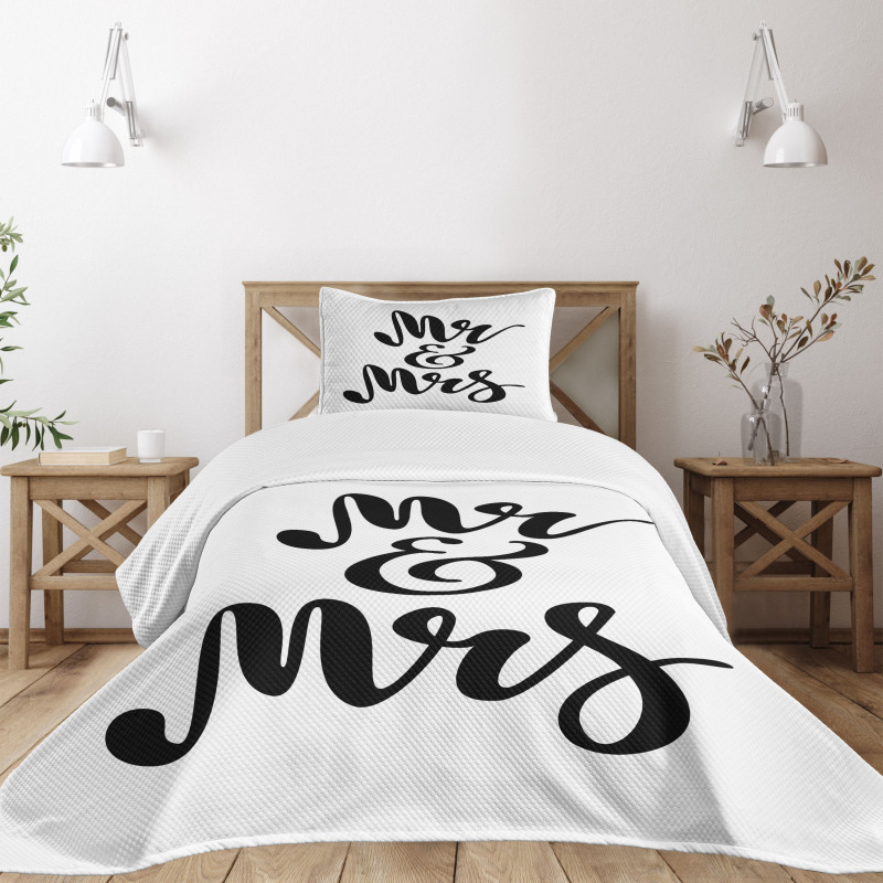 Hand Lettering Pattern Bedspread Set