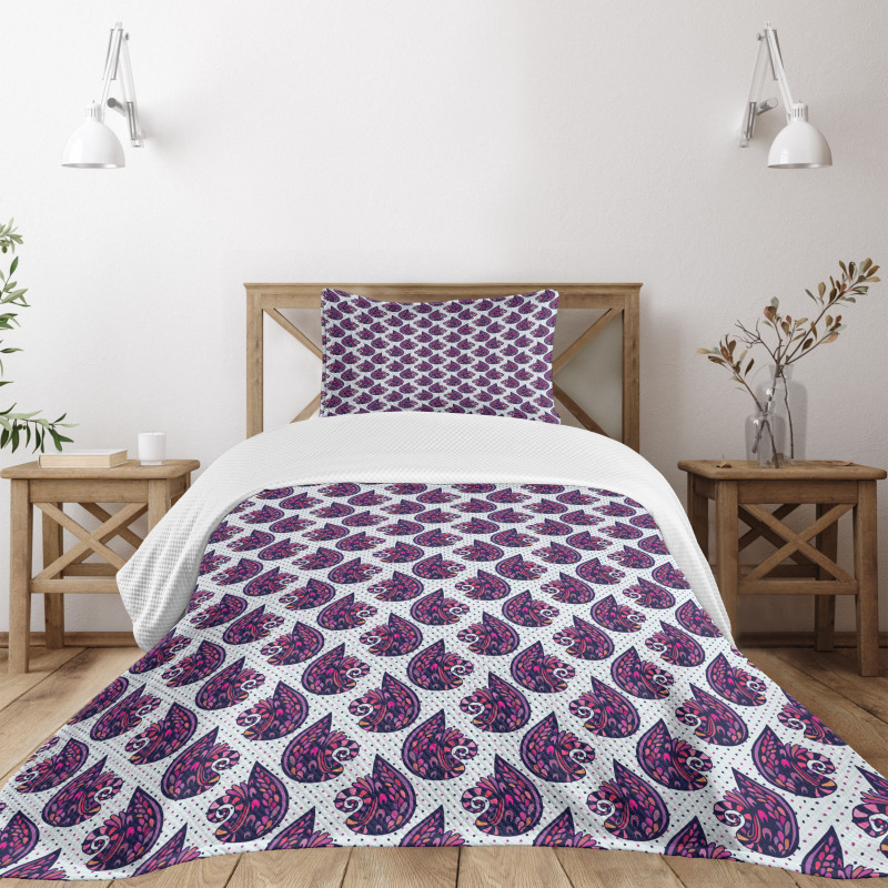 Abstract Motif Art on Dots Bedspread Set