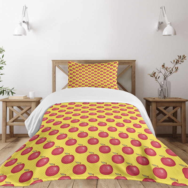 Engraved Style Apple Drawing Bedspread Set