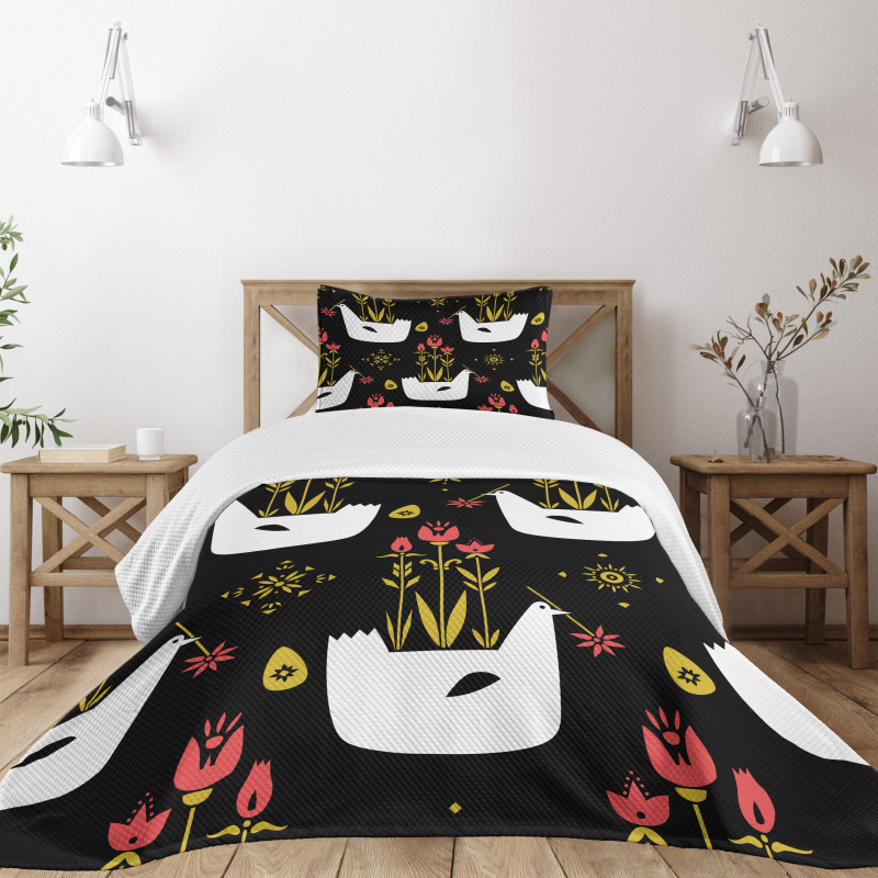 Chickens Eggs and Flowers Bedspread Set