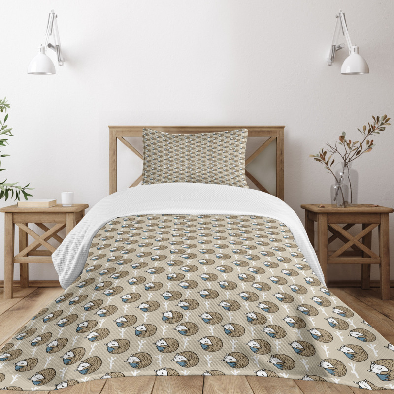 Sleeping Animals and Branches Bedspread Set