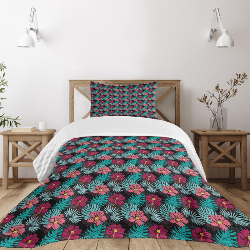 Hibiscus Monstera Leaves Bedspread Set