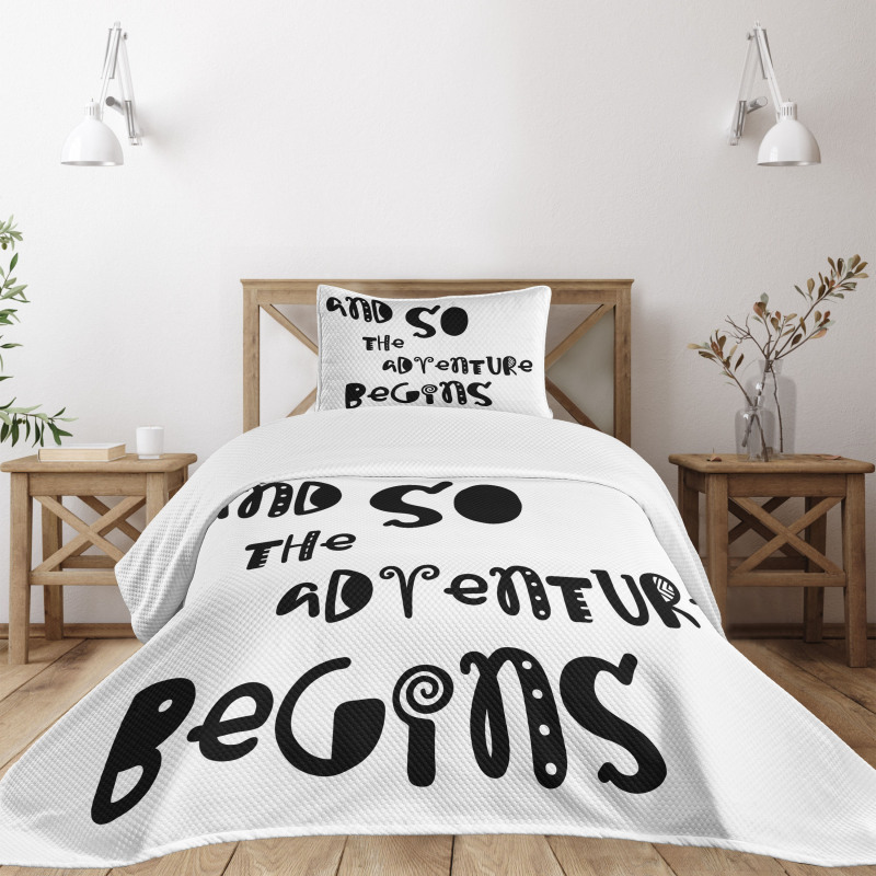 Hand Drawn Calligraphy Retro Bedspread Set