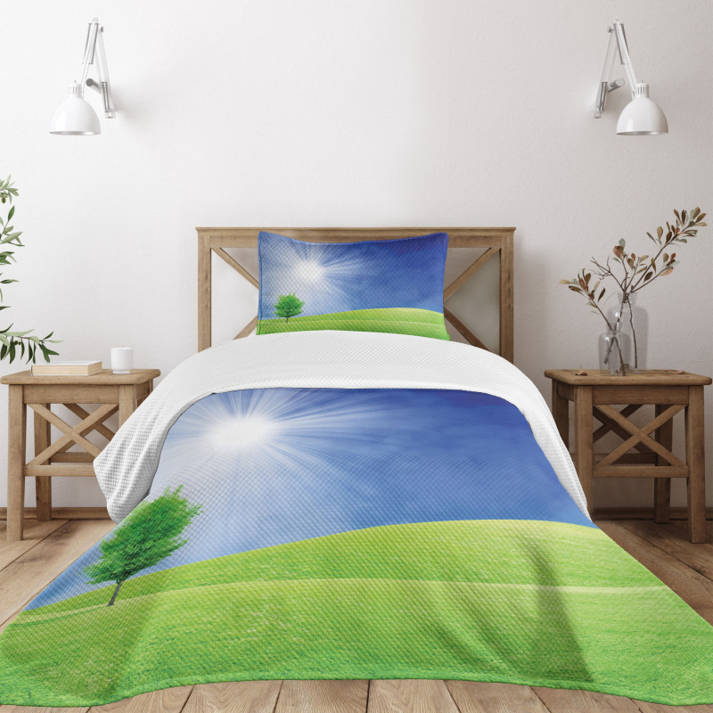 Sun Rays with Lonely Tree Bedspread Set