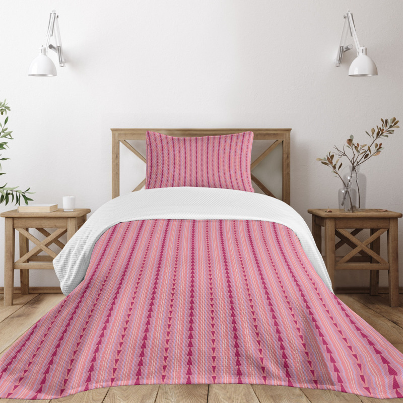 Pinkish Triangles Bedspread Set