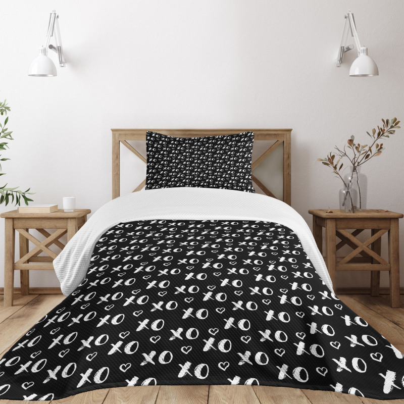 Xoxo Brush Stroked Text Bedspread Set