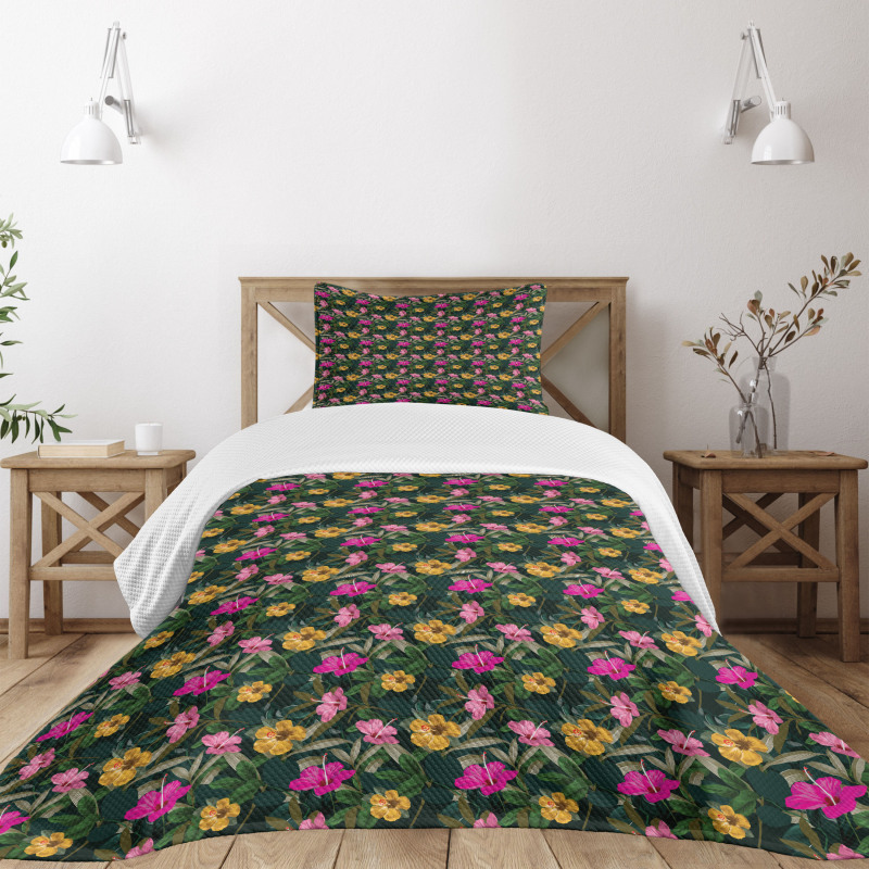 Full Blossom Hibiscus Motif Bedspread Set