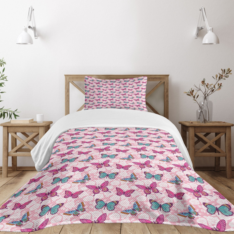 Romantic Flowers Pale Pink Bedspread Set